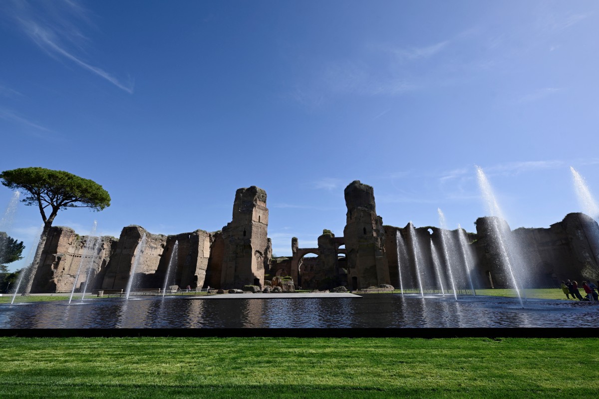 بالصور- تدشين مرآة مائية جديدة في حمامات كاراكالا الأثرية في روما